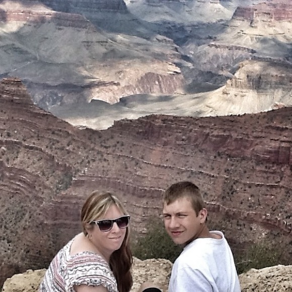 Meet your Posher, Lisa - Picture 1 of 1